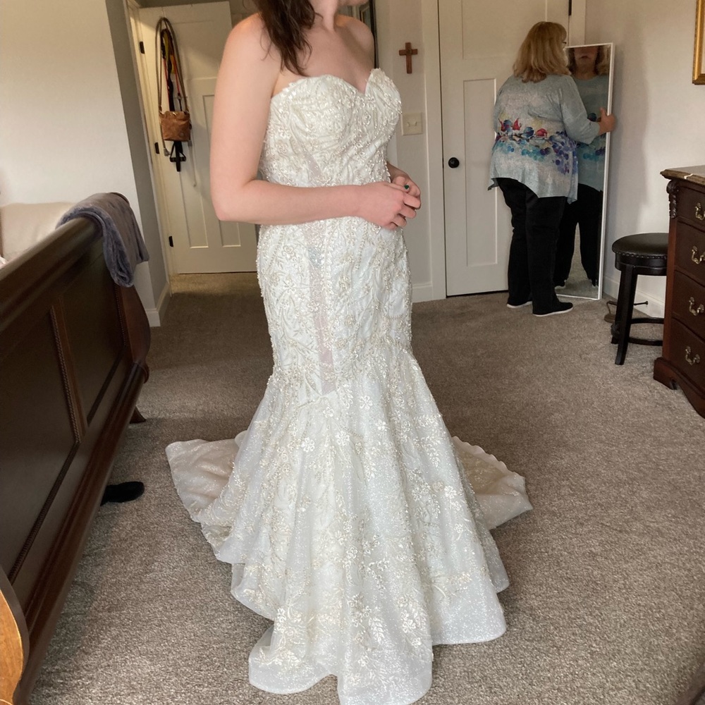 Gorgeous Floral Detailed Ashley & Justin Wedding Dress